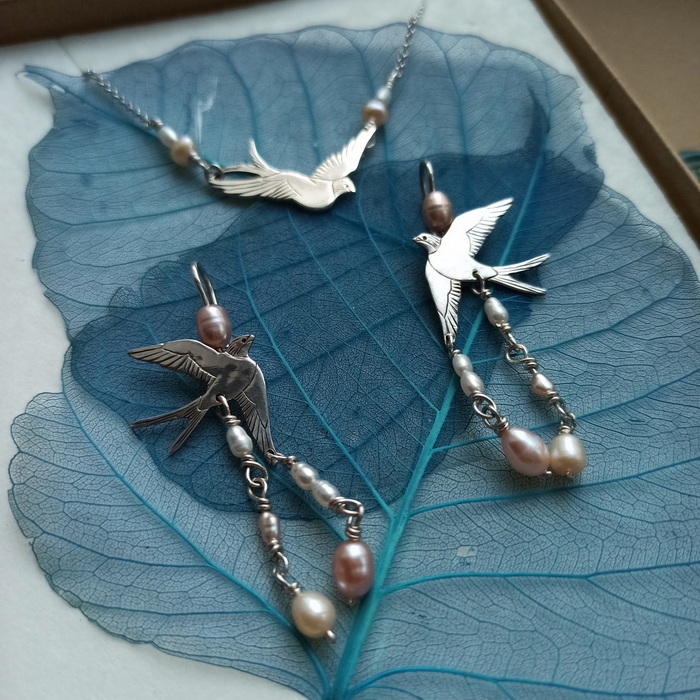 жемчужные ласточки (на заказ)