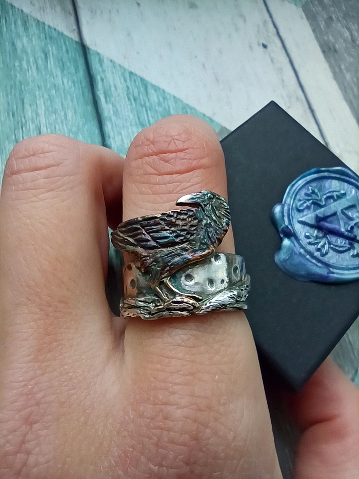 Кольцо с вороном 